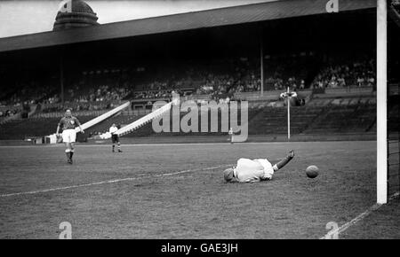 Fußball - Sommer-Olympische Spiele 1948 - dritten Spiel um Platz 3 - Dänemark / Großbritannien - London - Wembley-Stadion Stockfoto