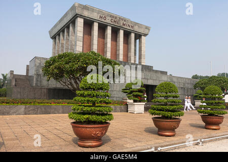 Die beeindruckende Fassade des Ho-Chi-Minh Mausoleum, Hung Vuong, Dien Bien, Ba Dinh, Ha Noi, Vietnam Stockfoto