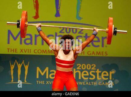 Commonwealth Games - Manchester 2002 - Gewichtheben. Annette Campbell aus England Stockfoto