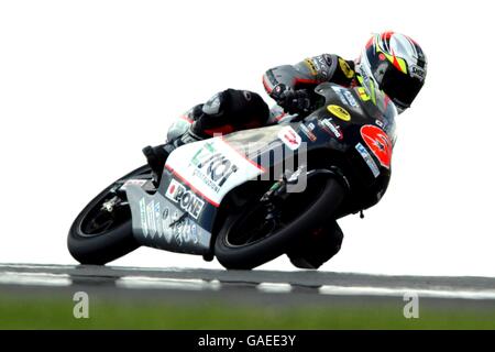 Motorradfahren - Cinzano Grand Prix von Großbritannien - Moto GP. Mirko Giansanti während des Qualifyings für das 125ccm-Rennen Stockfoto