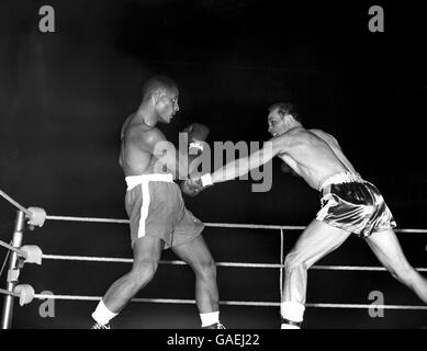 Boxing - Schwergewichts-Kampf - Henry Cooper V Zora Folley Stockfoto