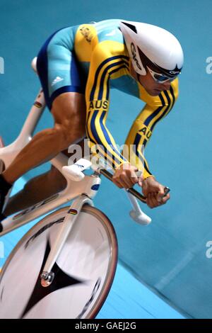 Der Australier Luke Roberts auf dem Weg zu neuen Spielen Rekord und die schnellste Zeit im Qualifying Stockfoto