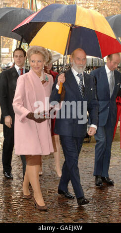 Prinz Michael und Prinzessin Michael von Kent kommen in der Westminster Abbey, London, zu einem Festgottesdienst anlässlich des diamantenen Hochzeitstages von Königin Elizabeth II. Und dem Herzog von Edinburgh an. Stockfoto