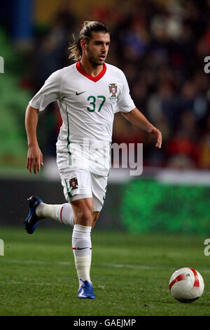 Fußball - UEFA European Championship 2008 Qualifikation - Gruppe A - Portugal gegen Armenien - Dr. Magalhaes Pessoa. Miguel Veloso, Portugal Stockfoto