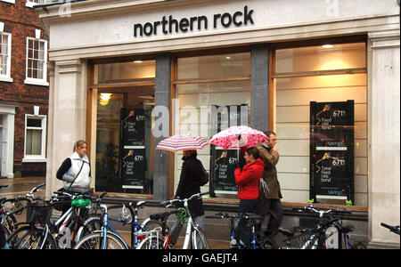 Northern Rock plant „unter Wert“. Eine allgemeine Ansicht eines Northern Rock Zweiges in York. Stockfoto