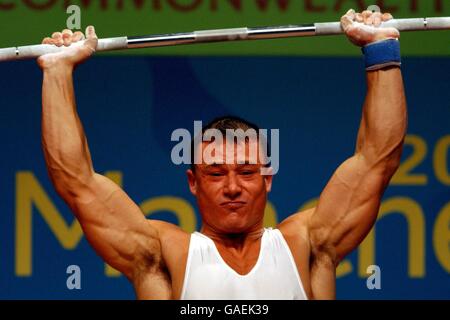 Manchester 2002 - Commonwealth Games - Gewichtheben - Männer bis 94 kg. Der englische David Guest nimmt Silber Stockfoto