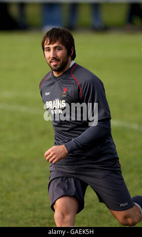 Rugby Union - Wales Training Session - Tenby. Das Zentrum von Wales, Gavin Henson, während einer Trainingseinheit im Tenby Rugby Club, Tenby. Stockfoto