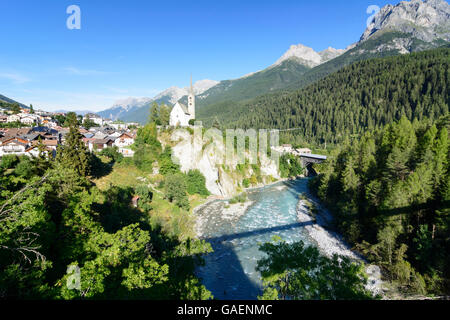 Scuol (Schuls) Blick von der Gurlaina Brücke in Scuol (Schuls), Inn-Fluss der Schweiz Graubünden, Graubünden Unterengadin, senken Stockfoto