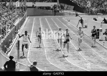 Thomas Robinson (4) aus den Bahamas gewinnt gegen Edward Jeffreys aus Südafrika (50) und der englische John Scott-Oldfield (14) Stockfoto