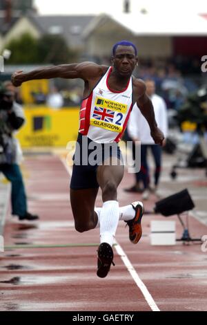 Leichtathletik - Norwich Union Challenge - Großbritannien - Russland - USA - Dreisprung der Männer. Der britische Phillips Idowu in Aktion Stockfoto