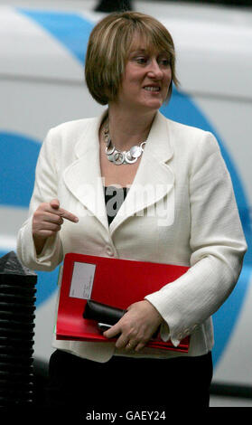 Innenministerin Jacqui Smith kommt zu einer Kabinettssitzung in Downing Street, London. Stockfoto