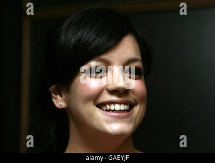 Die British Fashion Awards - London. Lily Allen kommt zu den British Fashion Awards in der Lawrence Hall in Westminster, im Zentrum von London. Stockfoto