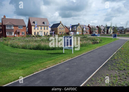 Bovis Homes Wohnsiedlung 'Bramble Chase' in Honeybourne, in der Nähe von Evesham, Worcestershire, England, Großbritannien Stockfoto