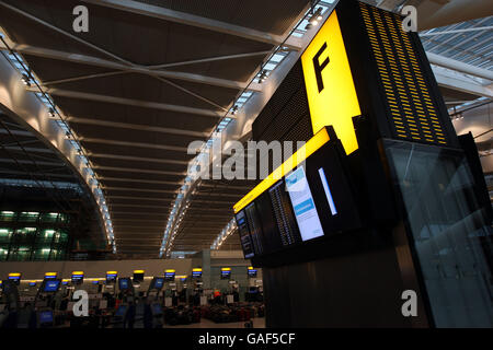 Generisches Bild des neuen Terminals 5 am Flughafen Heathrow vor seiner Eröffnung im März 2008. PRESSEVERBAND Foto.Bildtermin: Montag, 17. Dezember 2007. Bildnachweis sollte lauten: Steve Parsons/PA Wire Stockfoto