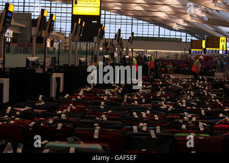 Generisches Bild des Gepäcks, mit dem das neue Gepäcksystem im neuen Terminal 5 am Flughafen Heathrow vor seiner Eröffnung im März 2008 getestet wird. PRESSEVERBAND Foto.Bildtermin: Montag, 17. Dezember 2007. Bildnachweis sollte lauten: Steve Parsons/PA Wire Stockfoto