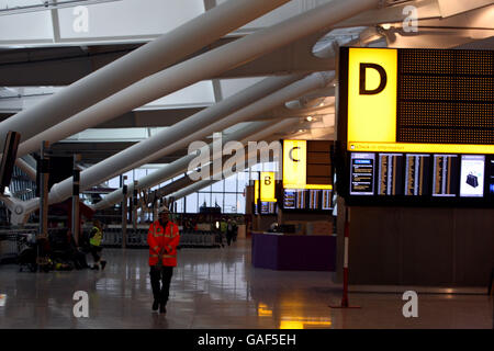 Generisches Bild des neuen Terminals 5 am Flughafen Heathrow vor seiner Eröffnung im März 2008. PRESSEVERBAND Foto.Bildtermin: Montag, 17. Dezember 2007. Bildnachweis sollte lauten: Steve Parsons/PA Wire Stockfoto