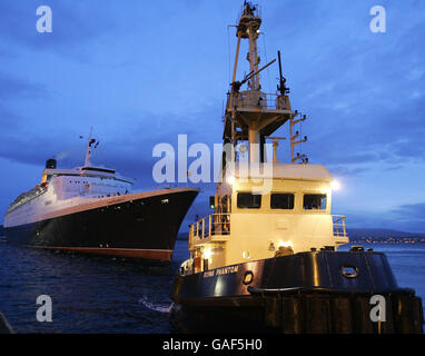 Schlepper kentert in River Clyde Stockfoto