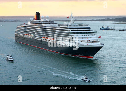 Das neue Kreuzfahrtschiff Cunard die Queen Victoria kommt in Southampton Docks an, nachdem sie in Venedig, Italien gebaut wurde. Stockfoto