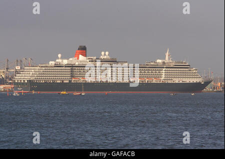 Das neue Kreuzfahrtschiff Cunard die Queen Victoria kommt in Southampton Docks an, nachdem sie in Venedig, Italien gebaut wurde. Stockfoto