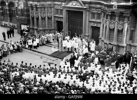 Die Weihe der Westminster Cathedral, der Mutterkirche der römisch-katholischen Gemeinde in England und Wales und der Metropolitan Church und der Kathedrale des Erzbischofs von Westminster. Stockfoto