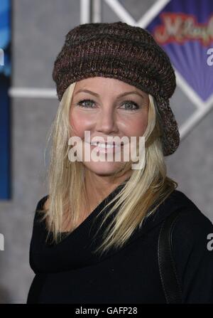 Heather Locklear kommt zur Premiere für den neuen Film Hannah Montana und Miley Cyrus:Best of Both Worlds Concert im El Capitan Theatre, Los Angeles. Stockfoto