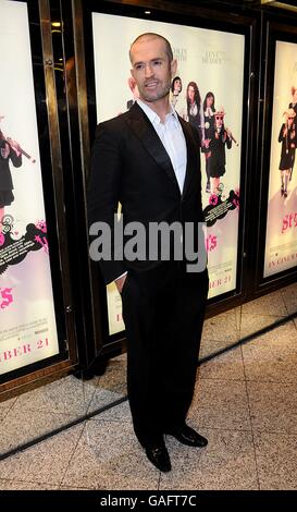 St. Trinian's Weltpremiere - Ankunft - London. Rupert Everett kommt zur Weltpremiere von St. Trinian's im Empire am Leicester Square, London Stockfoto