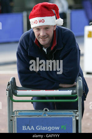 Der Held Flughafenarbeiter John Smeaton sieht das Gebiet des Terroranschlags am Flughafen Glasgow. Stockfoto