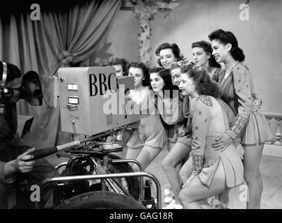 UK - TV - Unterhaltung Windmühle Mädchen - Alexandra Palast - 1946 Stockfoto