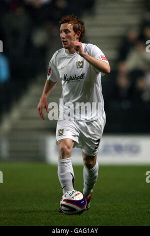 Fußball - Coca-Cola Football League Two - Milton Keynes Dons / Brentford - Stadion:mk. Dean Lewington, Milton Keynes Dons Stockfoto