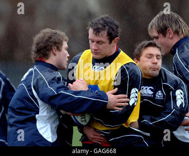 Schottlands Jason White in Aktion während einer Trainingseinheit im Murrayfield Stadium, Edinburgh. Stockfoto