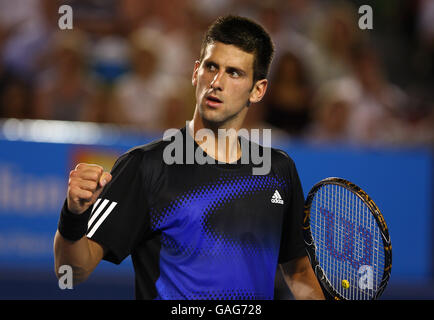 Tennis - Australian Open 2008 - Tag 12 - Melbourne & Olympic Parks. Novak Djokovic feiert während seines Halbfinalmatches gegen Roger Federer am 12. Tag der Australian Open Stockfoto