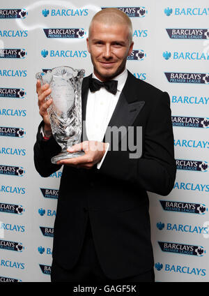 David Beckham erhält eine Auszeichnung der Football Writers Association für seine herausragenden Leistungen im Fußball im Lancaster Hotel, London. Stockfoto