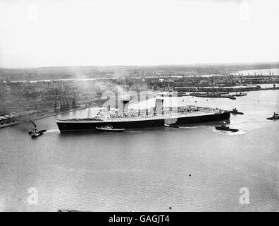 Transport - Queen-Elizabeth - Southampton Stockfoto