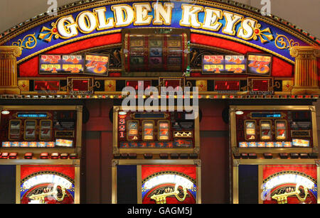 Allgemeiner Blick auf die Spielautomaten am Brighton Pier. Stockfoto