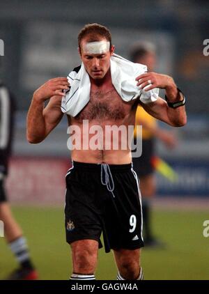 Fußball - UEFA Champions League - Gruppe E - Juventus / Newcastle United. Alan Shearer, der Kapitän von Newcastle United, ist nach seiner Niederlage am Ende des Spiels niedergeschlagen Stockfoto