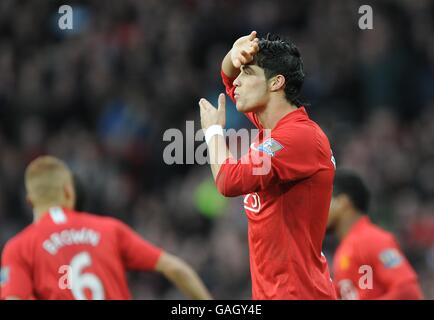 Fußball - FA Cup - vierte Runde - Manchester United gegen Tottenham Hotspur - Old Trafford. Cristiano Ronaldo von Manchester United (rechts) feiert, nachdem er ein Tor vor dem Strafpunkt erzielt hat. Stockfoto