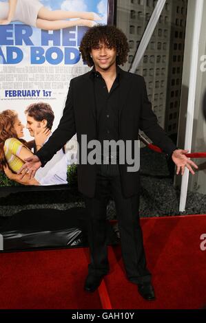 Über ihre Dead Body Premiere - Los Angeles. Corbin Bleu kommt zur Premiere von Over her Dead Body im Arclight Theater, Los Angeles. Stockfoto