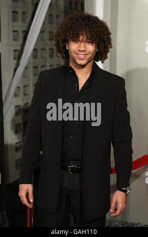 Corbin Bleu kommt bei der Premiere von Over her Dead Body im Arclight Theater in Los Angeles an. Stockfoto