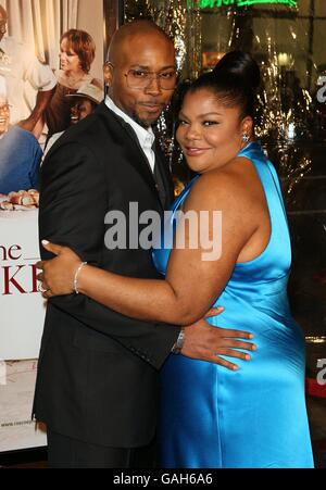 Mo'Nique kommt zur Premiere von Welcome Home Roscoe Jenkins im Grauman's Chinese Theatre, Los Angeles. Stockfoto