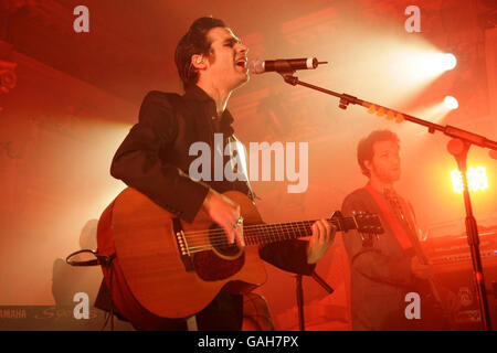 Aviv Geffen in Konzert - London Stockfoto