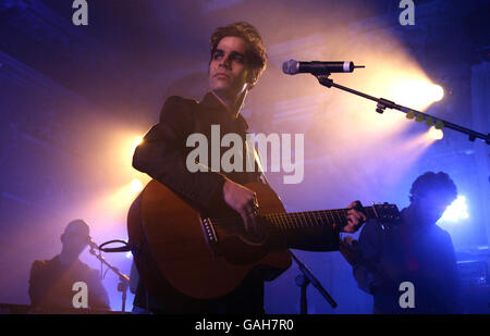 Aviv Geffen in Konzert - London Stockfoto