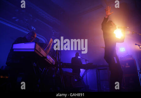 Aviv Geffen in Konzert - London Stockfoto