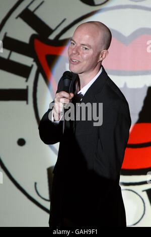 Pferderennen - Totesport Masters - Comedy bei den Rennen - Sandown Park Racecourse. Roger Monkhouse, Comedian Stockfoto