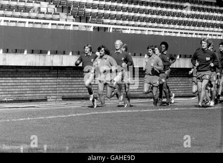 Fußballtraining - Football League Division 2 - Fulham Stockfoto