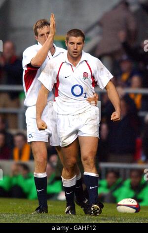 Rugby Union - International Friendly - England gegen Australien. Der englische Ben Cohen feiert mit will greenwood, nachdem er den Siegeversuch gegen Australien gewonnen hat Stockfoto