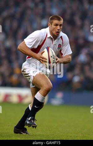 Rugby Union - International Friendly - England gegen Australien. Der englische Ben Cohen im Kampf gegen Australien Stockfoto