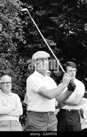 Golf - Esso-Turnier - Moor Park. Roberto de Vicenzo Stockfoto