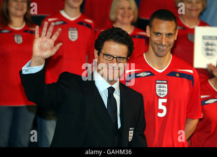 Fußball - England Umbro Trikoteinführung - The Grove Hotel. Der neue Manager von England, Fabio Capello Stockfoto