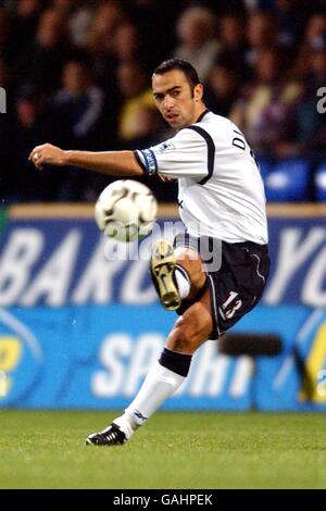 Fußball - FA Barclaycard Premiership - Bolton Wanderers gegen Sunderland. Youri Djorkaeff von Bolton Wanderers in Aktion Stockfoto