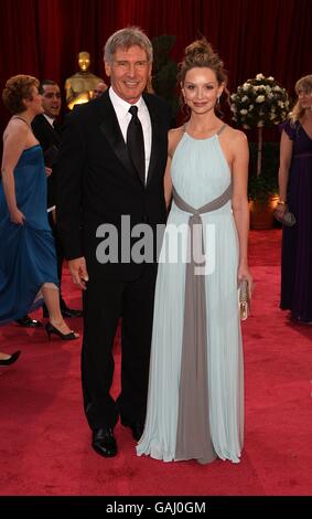 Harrison Ford und Calista Flockhart kommen für die 80. Academy Awards (Oscars) im Kodak Theater, Los Angeles. Stockfoto